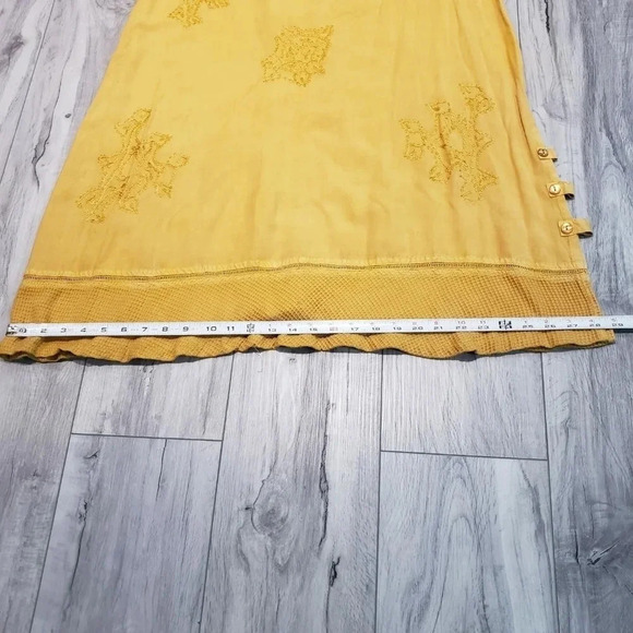 V-I-Petites Yellow Sleeveless Embroidered Maxi Dress Womans M/M - Picture 6 of 9